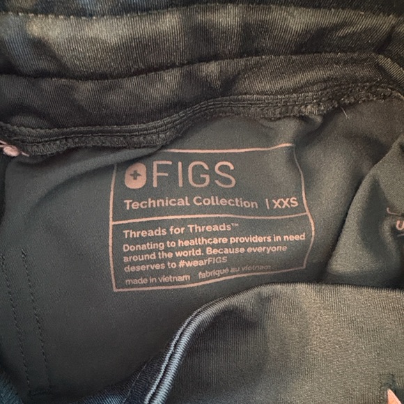 Figs Women's scrub Pants with Pink Drawstring - Picture 3 of 6